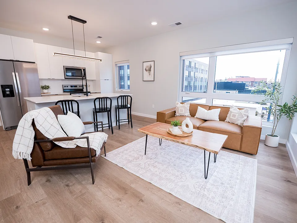 102 E Healey St #306