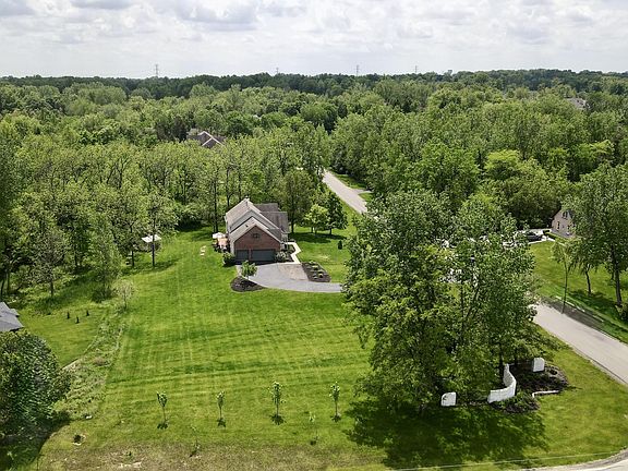 4th image of 9719 Erin Woods Dr