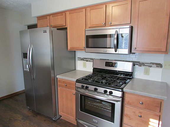 3rd image of 408 Grandview Ave