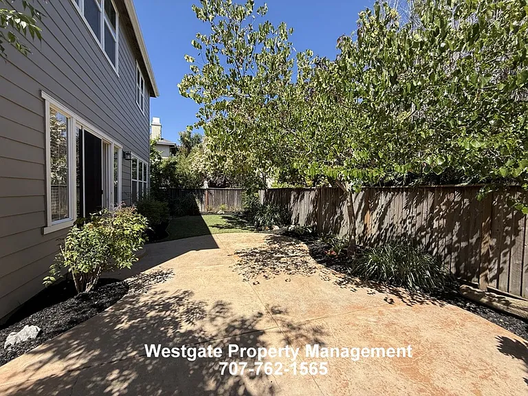 1708 Southridge Dr — Photo 16
