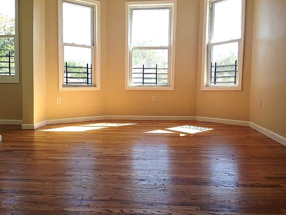 2nd image of 843 S 18th St #6C