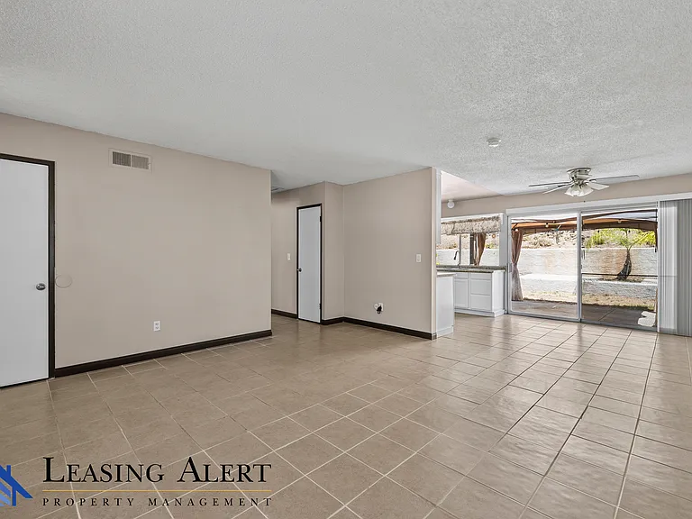 29238 Florabunda Rd — Photo 3