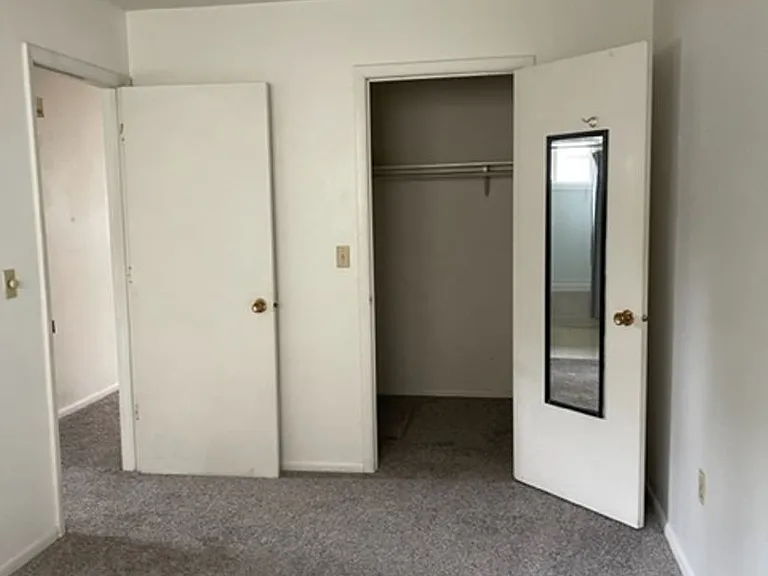 410 N 19th Ave — Photo 13