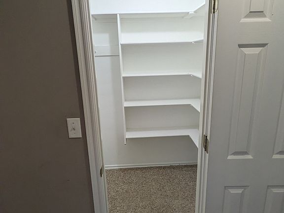 4th image of 8405 N 102nd Ave E