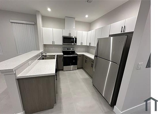 5th image of 10570 SW 177th St