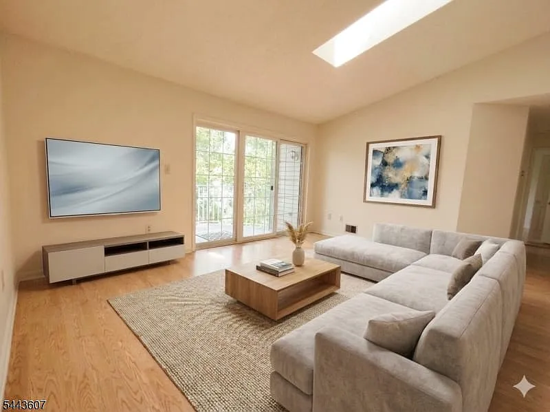 2 bed, 2.0 bath, $2,500 — Photo 2