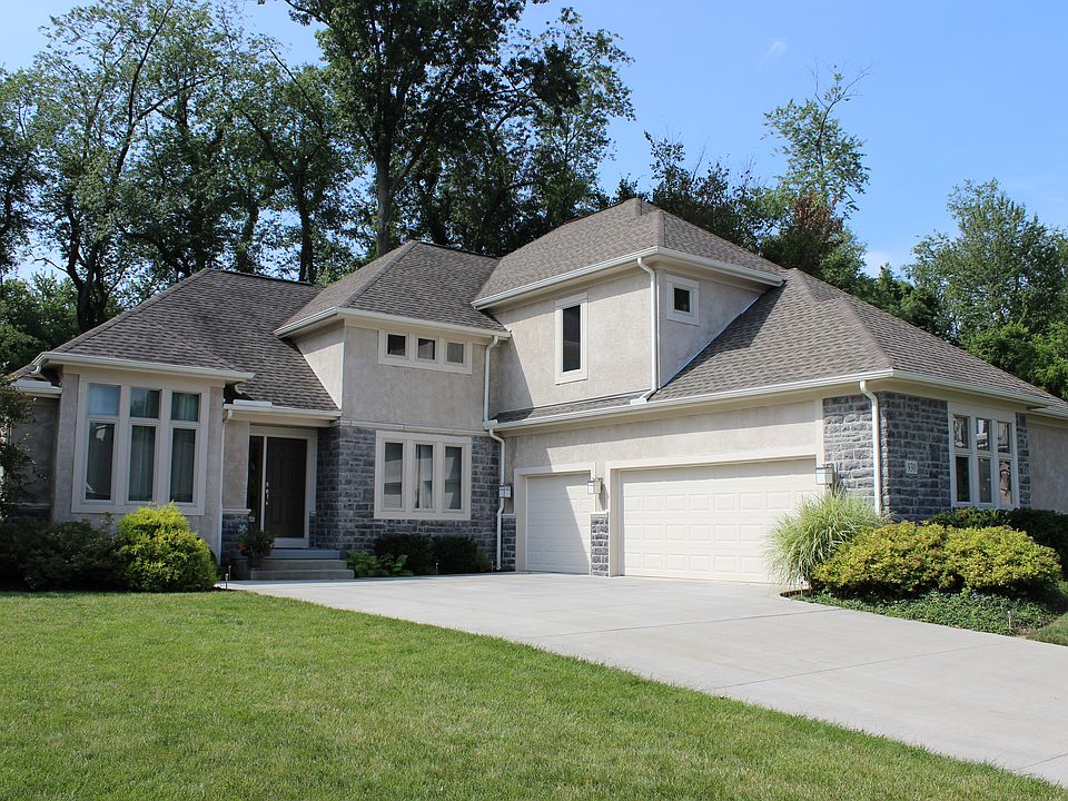 1st image of 930 Suzanne Way