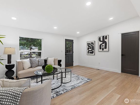 3rd image of 16421 Park Drive