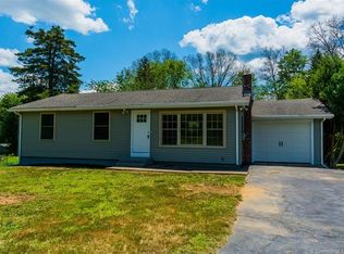 20 Rankin Ct, Uncasville, CT 06382