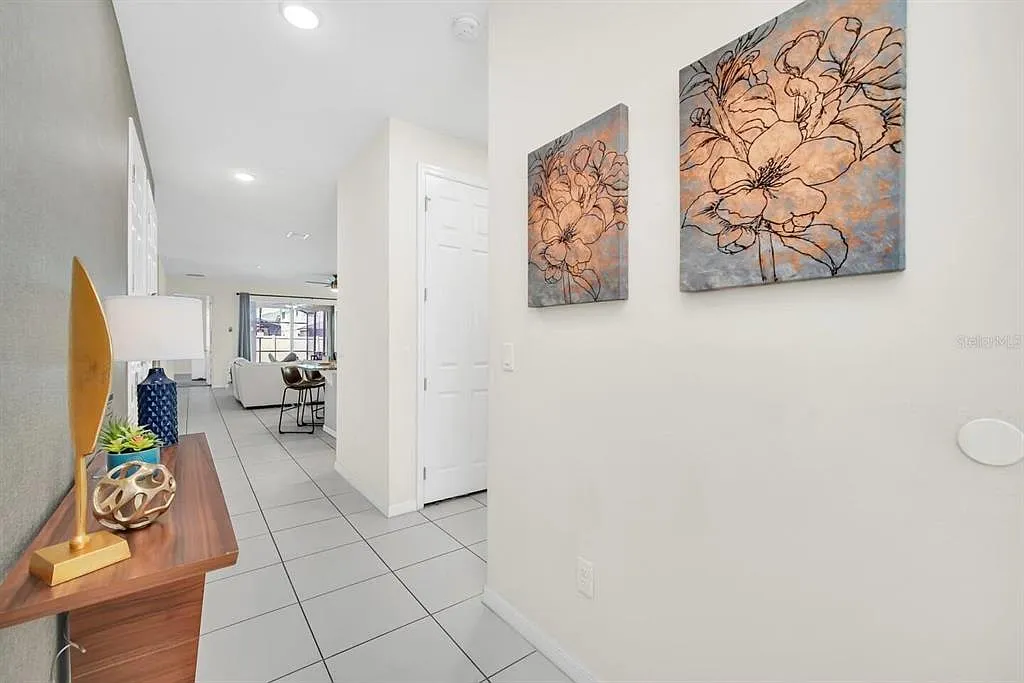 7 bed, 6.5 bath, 3401 sqft, $4,200 — Photo 2