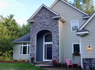 2115 Ray Rd, Fenton, MI 48430