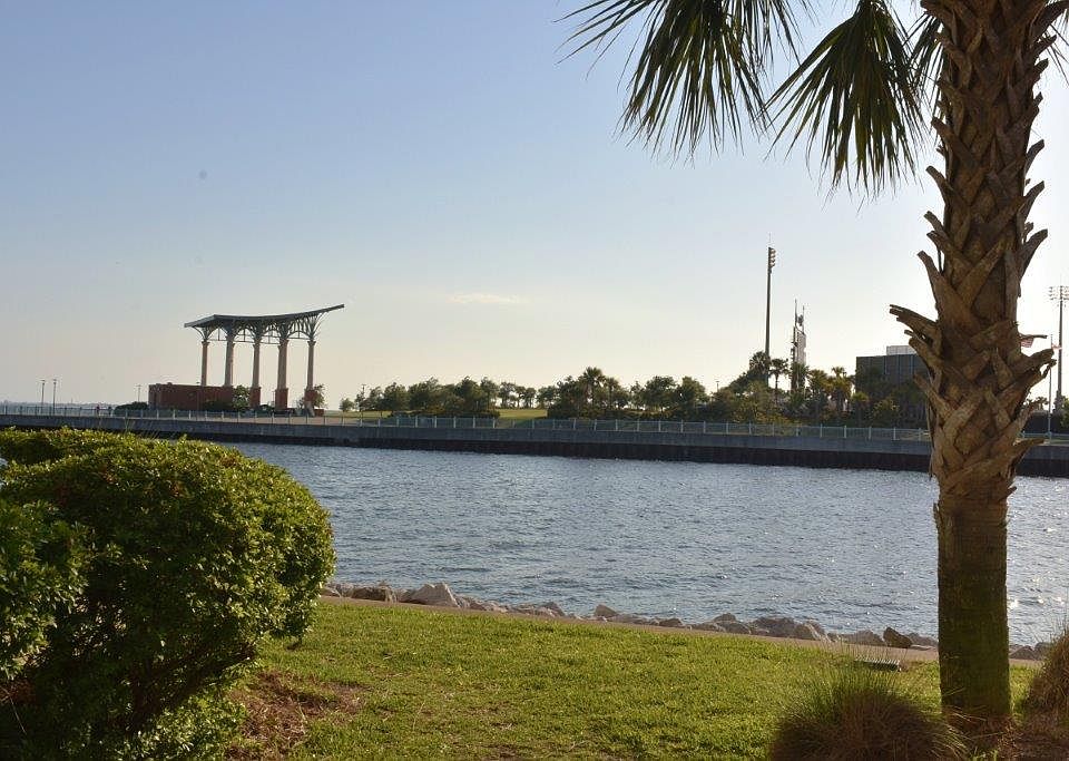 1st image of 302 Port Royal Way