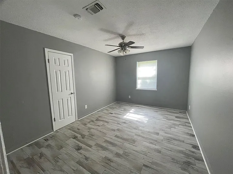 1015 Dogwood Ave — Photo 8