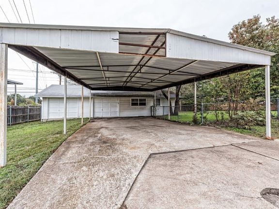 3rd image of 913 Falcon Dr