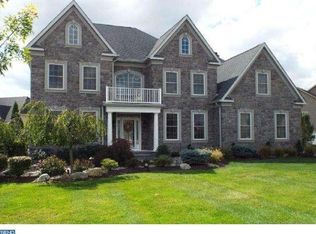 528 Championship Dr, Harleysville, PA 19438