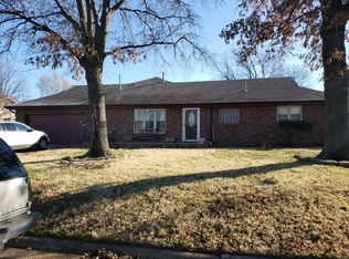 2828 Robin Rd, Midwest City, OK 73110