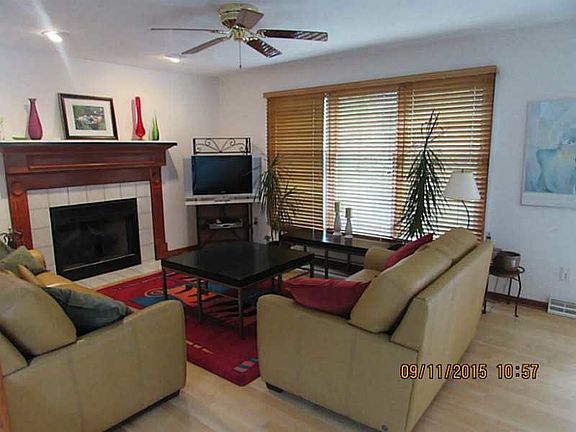 5th image of 570 Cedar Glenn Dr