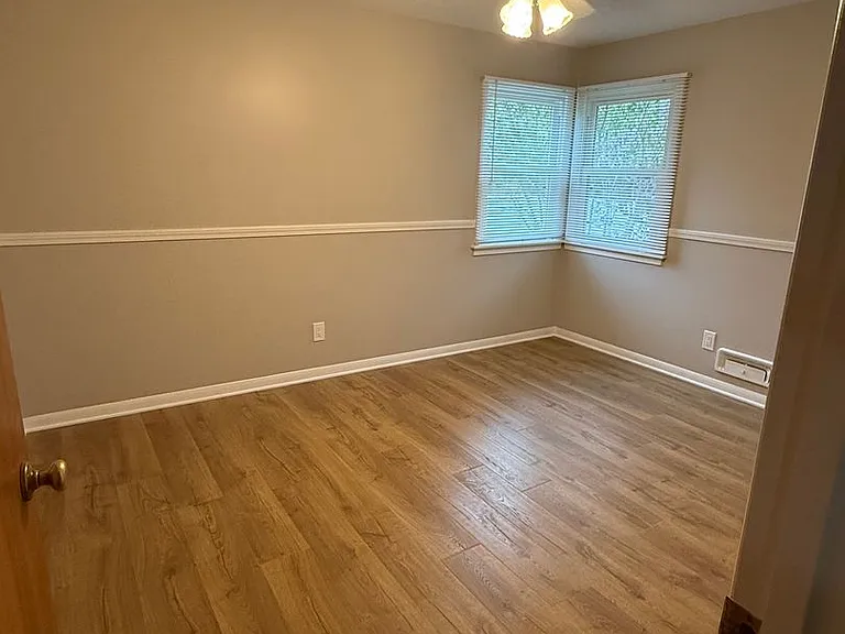 704 Rumson Rd — Photo 17