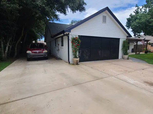 2153 Calle De Castelar, Navarre, FL 32566
