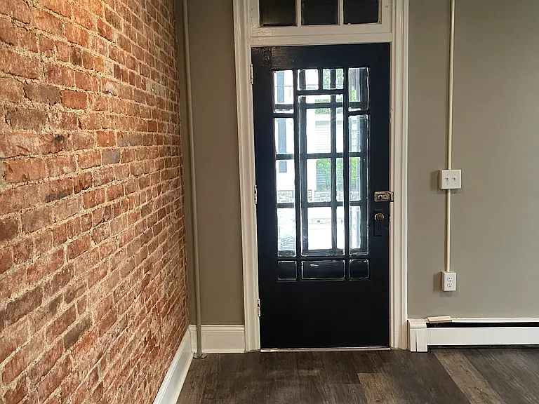 29 E Stevens St #A — Photo 9
