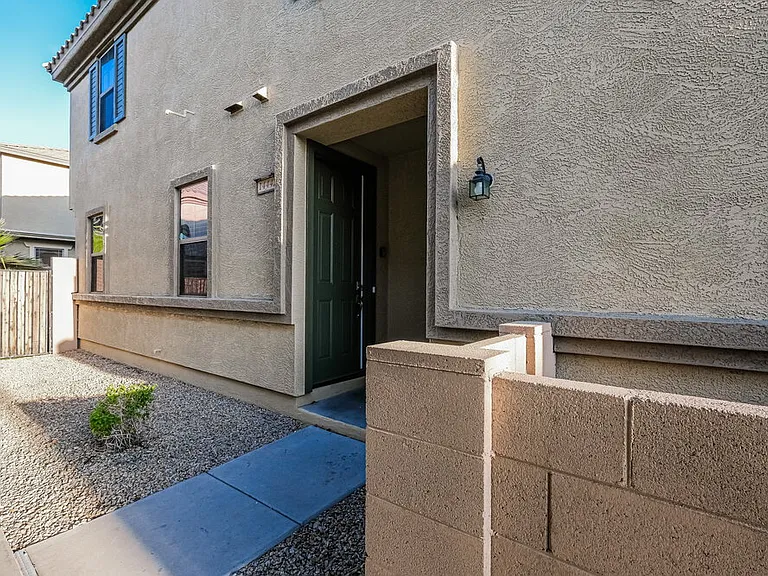 1444 N 80th Dr — Photo 17
