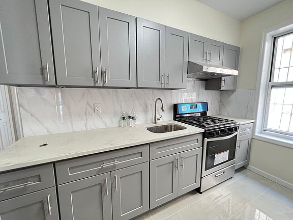 2nd image of 106 Kings Hwy