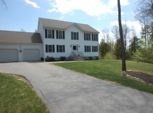 1 Lynwood Rd, Raymond, NH 03077