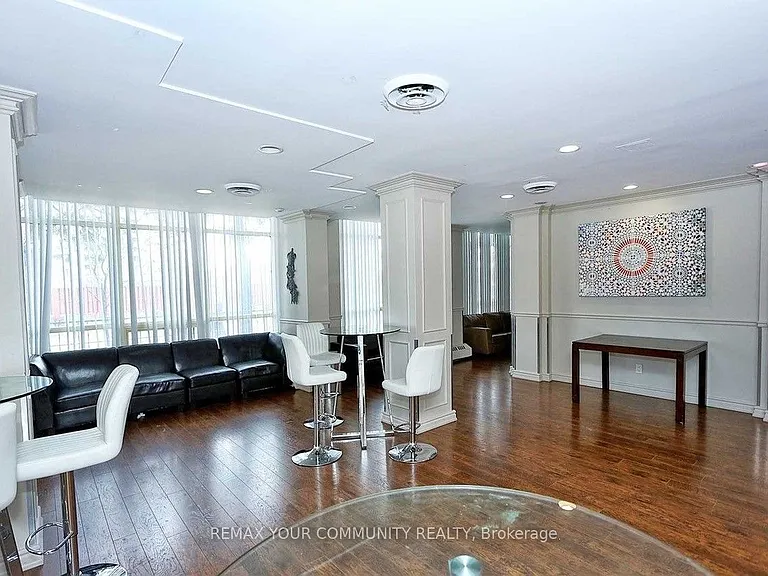 7 Bishop Ave #1606 — Photo 16