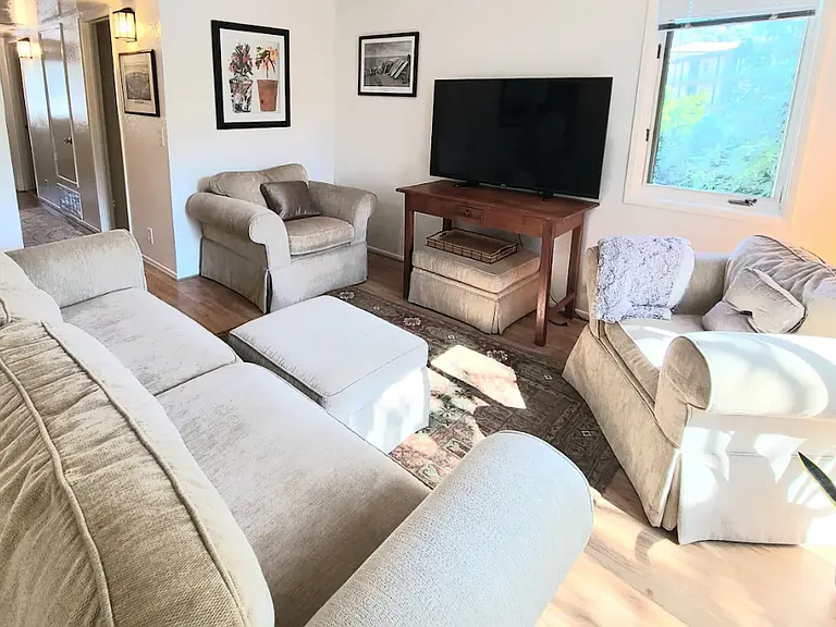521 W Montecito St #10 — Photo 1