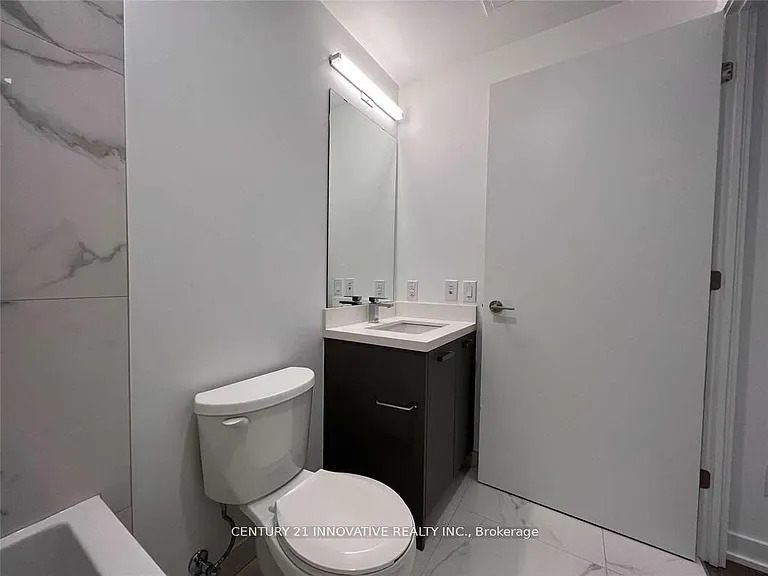 458 Richmond St W #905 — Photo 14