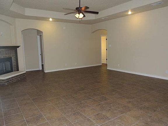 3rd image of 709 W Gemini Ln