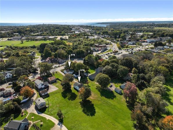 576-578 E Main Rd, Middletown, RI 02842