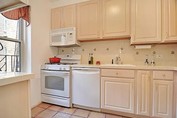 Sold by Corcoran | media 14