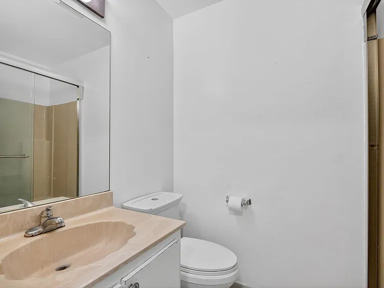 4191 S 57th Ave #G — Photo 8