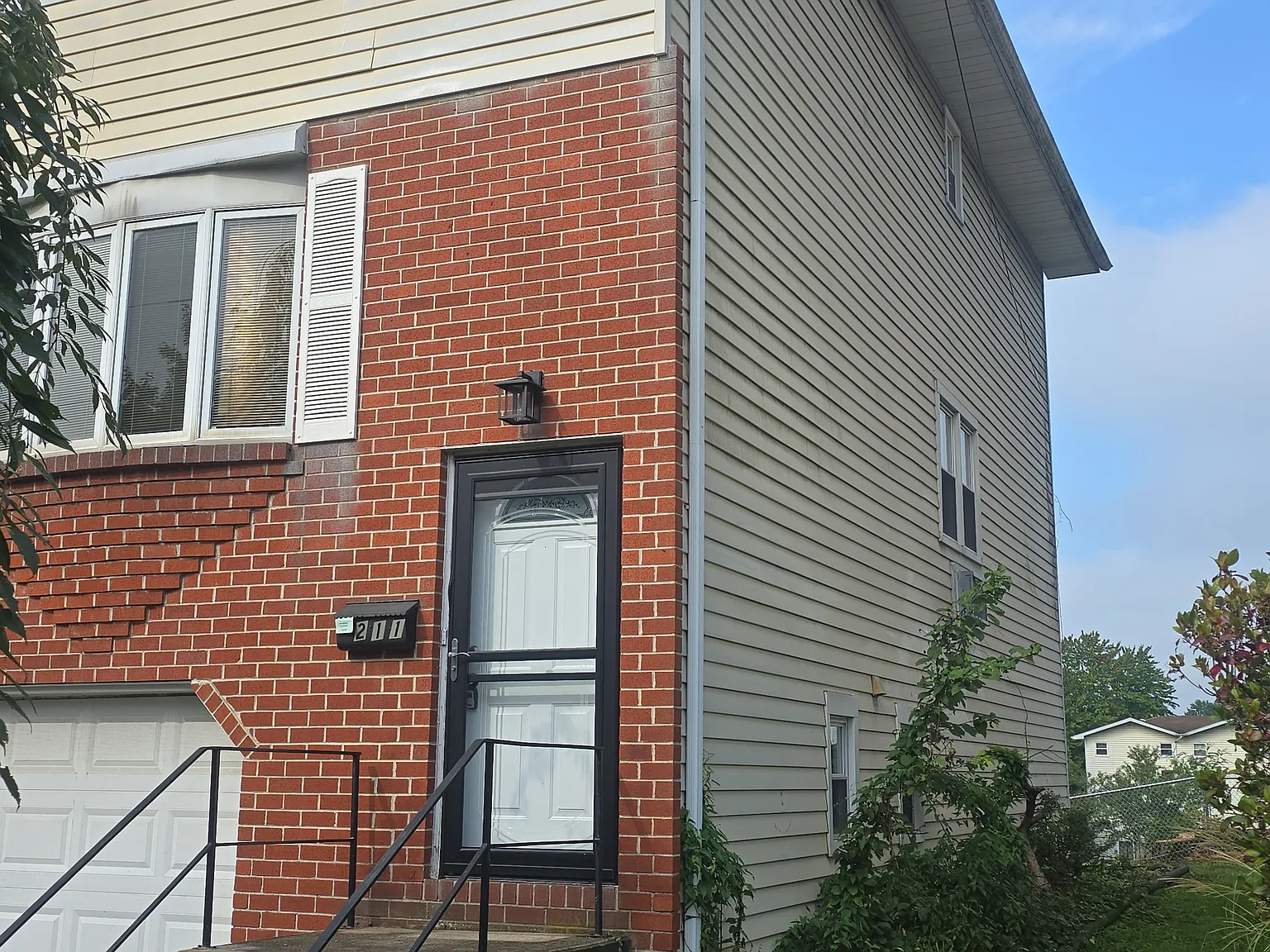 3 bed, 1368 sqft, $2,350 — Photo 2