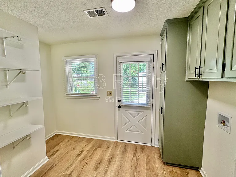 713 Dubuque Dr — Photo 16