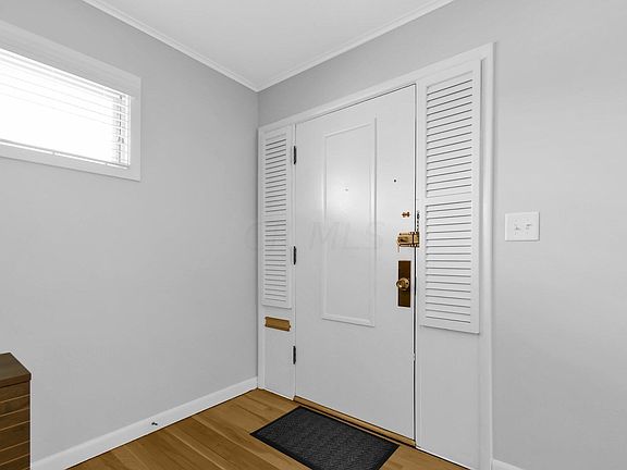4th image of 2905 Brownlee Ave