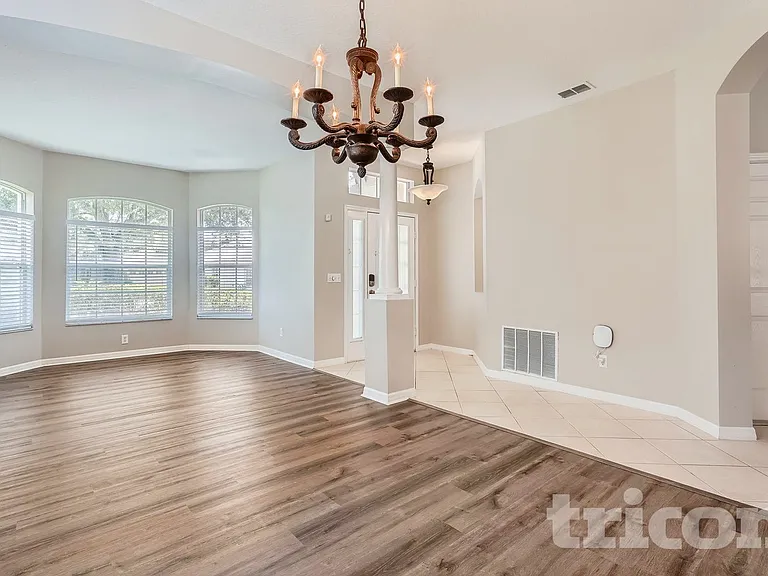 5555 Burlwood Dr — Photo 5