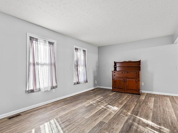 3rd image of 680 Ravenna Cir