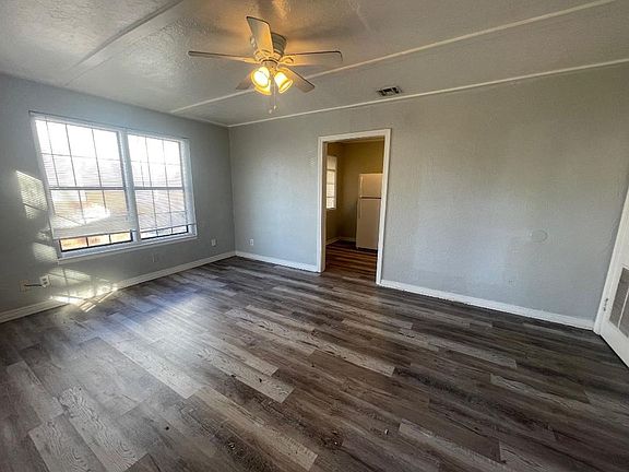 2nd image of 1121 Arkansas St