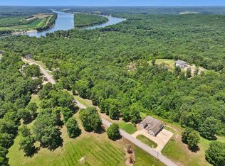 300 Rivers Edge Dr, Bath Springs, TN 38311