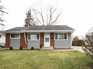 1305 Palm Dr, Wheeling, IL 60090