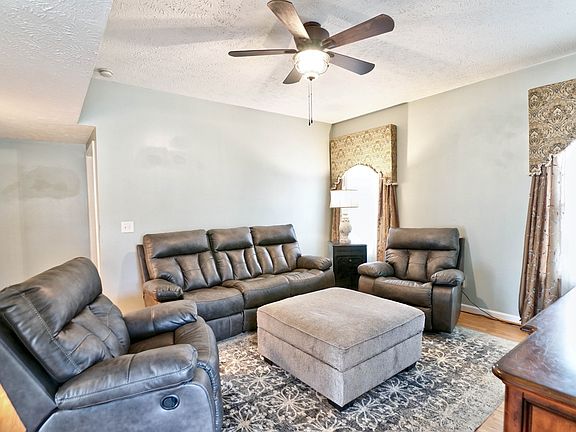 5th image of 428 Drexel Ct