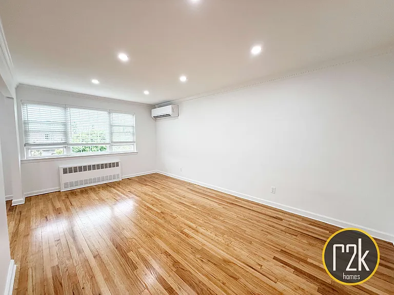 33-28 28th St #3F — Photo 7