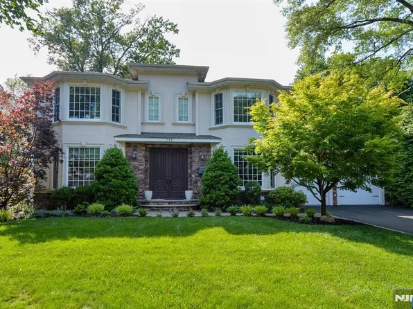733 7th Ave, River Edge, NJ 07661