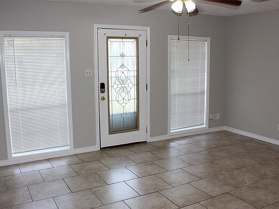 2nd image of 203 Lamar Dr