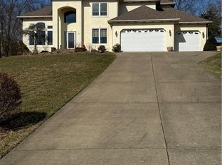 69717 Crestview Ln, Saint Clairsville, OH 43950