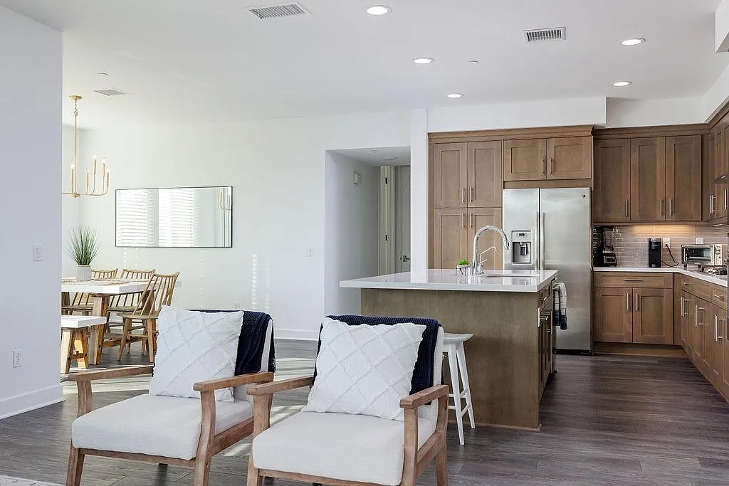 538 Doheny Way — Photo 4
