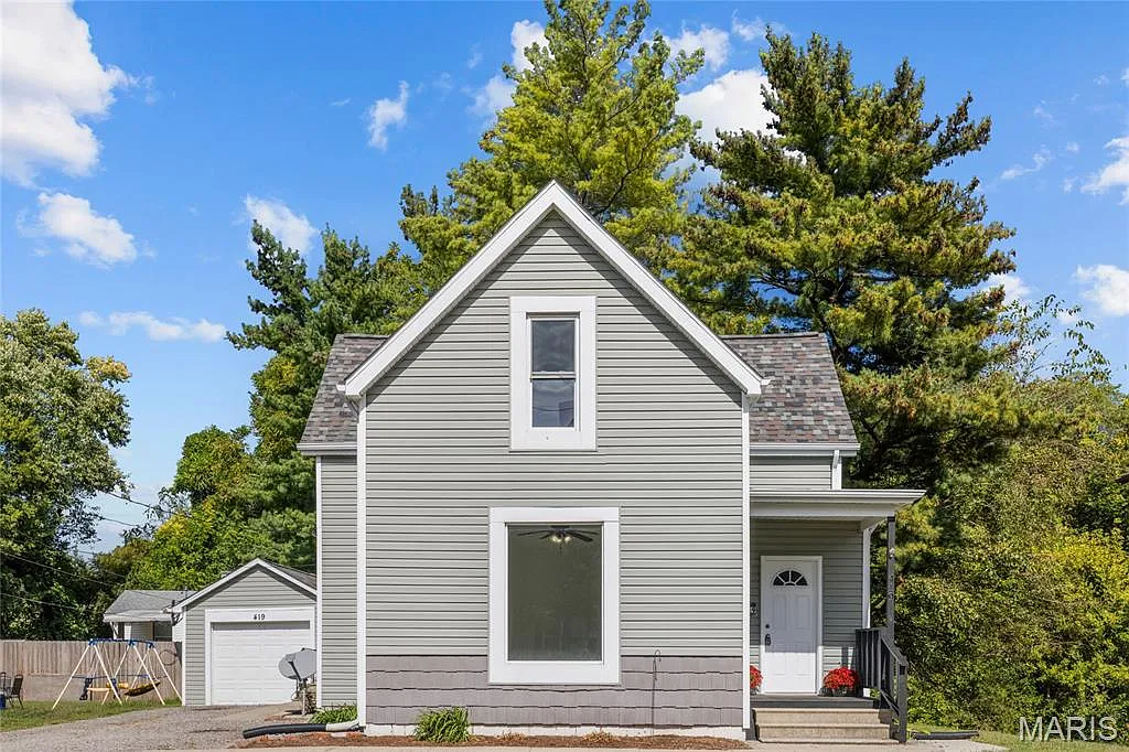 419 Bell St photo 1