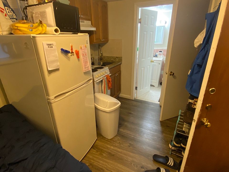 2nd image of 10 Wait St #B